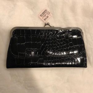 Snakeskin clutch